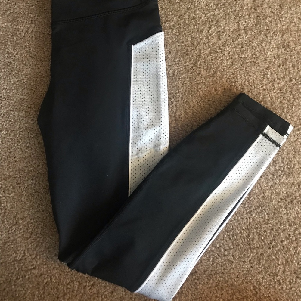Fabletics High-Waisted Powerhold leggings